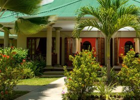 seychely-hotel-cote-d-or-chalets-010_ext_w_2.jpg