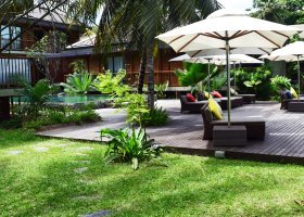 seychely-hotel-dhevatara-beach-hotel-spa-praslin-058_ext_w_1.jpg