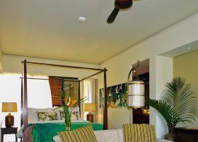 seychely-hotel-dhevatara-beach-hotel-spa-praslin-072_ext_w_1.jpg