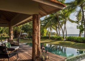 seychely-hotel-four-seasons-seychelles-020_ext_w_1.jpeg