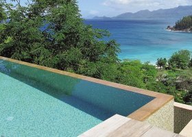seychely-hotel-four-seasons-seychelles-mahe-165_ext_w_1.jpg