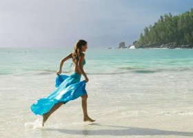 seychely-hotel-four-seasons-seychelles-mahe-176_ext_w_1.jpg