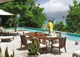 seychely-hotel-four-seasons-seychelles-mahe-180_ext_w_1.jpg