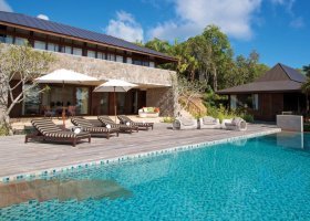 seychely-hotel-four-seasons-seychelles-mahe-210_ext_w_1.jpeg