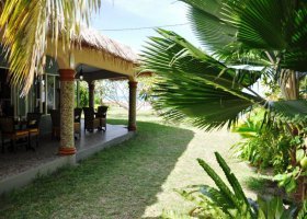 seychely-hotel-islanders-guest-house-006_ext_w_2.jpg