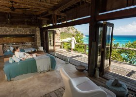 seychely-hotel-north-island-resort-079_ext_w_1.jpg