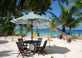 seychely-hotel-the-islanders-hotel-023_ext_w_2.jpg