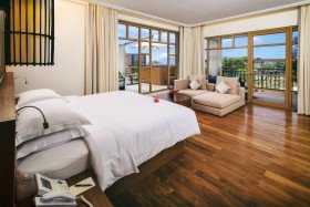 Penthouse with Panoramic View and Outdoor Jacuzzi